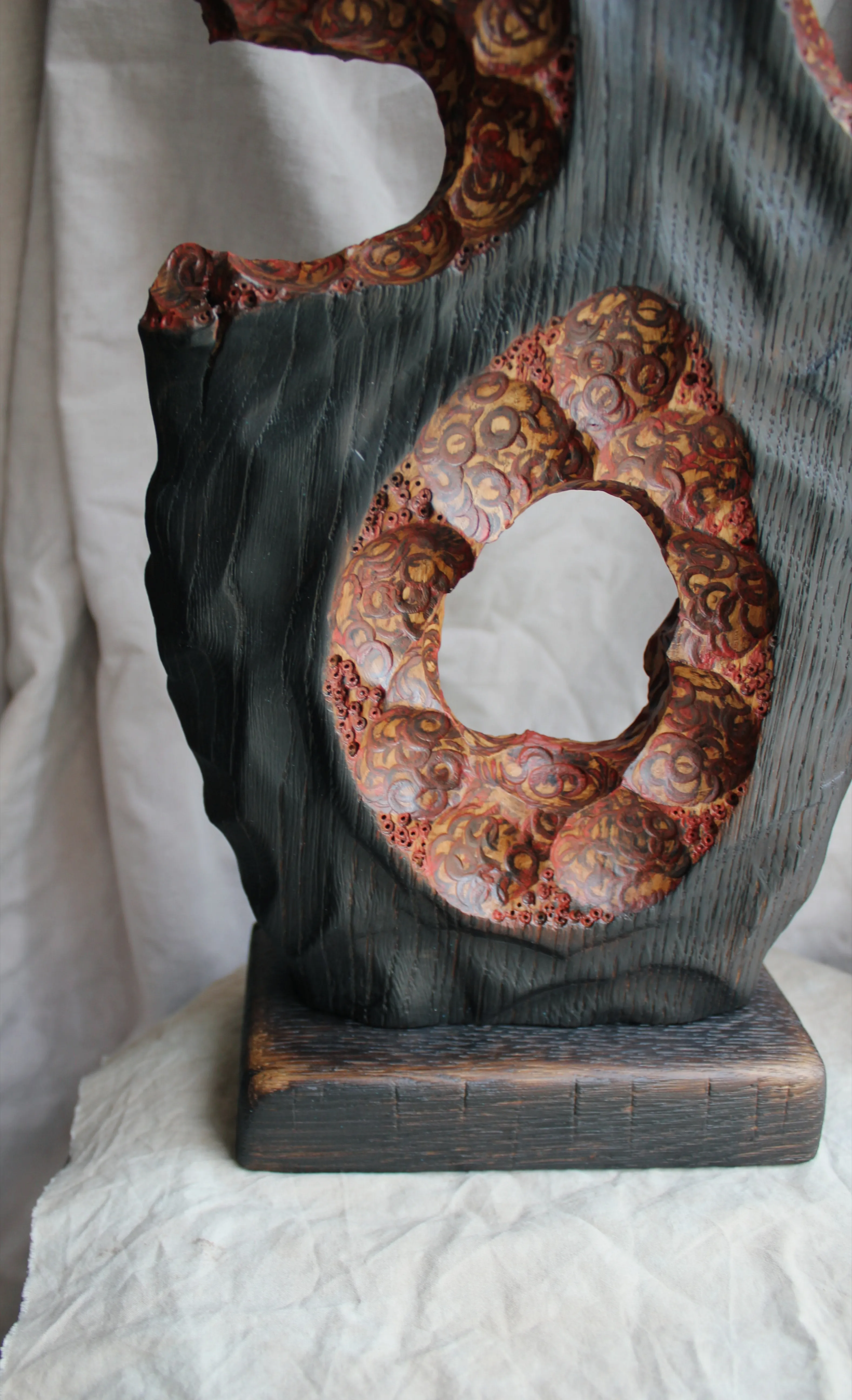 Зображення "Арктур" від Andrii Hunka, розмір: 45*23, матеріали: Дерево, акрил, натуральне масло, медіум: Скульптура, місто: Львів, серія: Universe, ціна: $450 Фото 4 з 7.