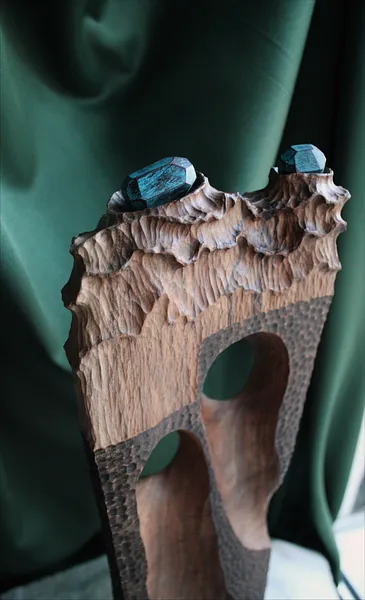 Зображення ""Шлях до дарів"" від Andrii Hunka, розмір: 40*14*9, матеріали: Дерево, акрил, натуральне масло, медіум: Скульптура, місто: Львів , ціна: $400 Фото 2 з 8.