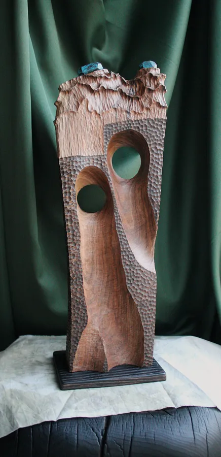 Зображення ""Шлях до дарів"" від Andrii Hunka, розмір: 40*14*9, матеріали: Дерево, акрил, натуральне масло, медіум: Скульптура, місто: Львів , ціна: $400 Фото 1 з 8.