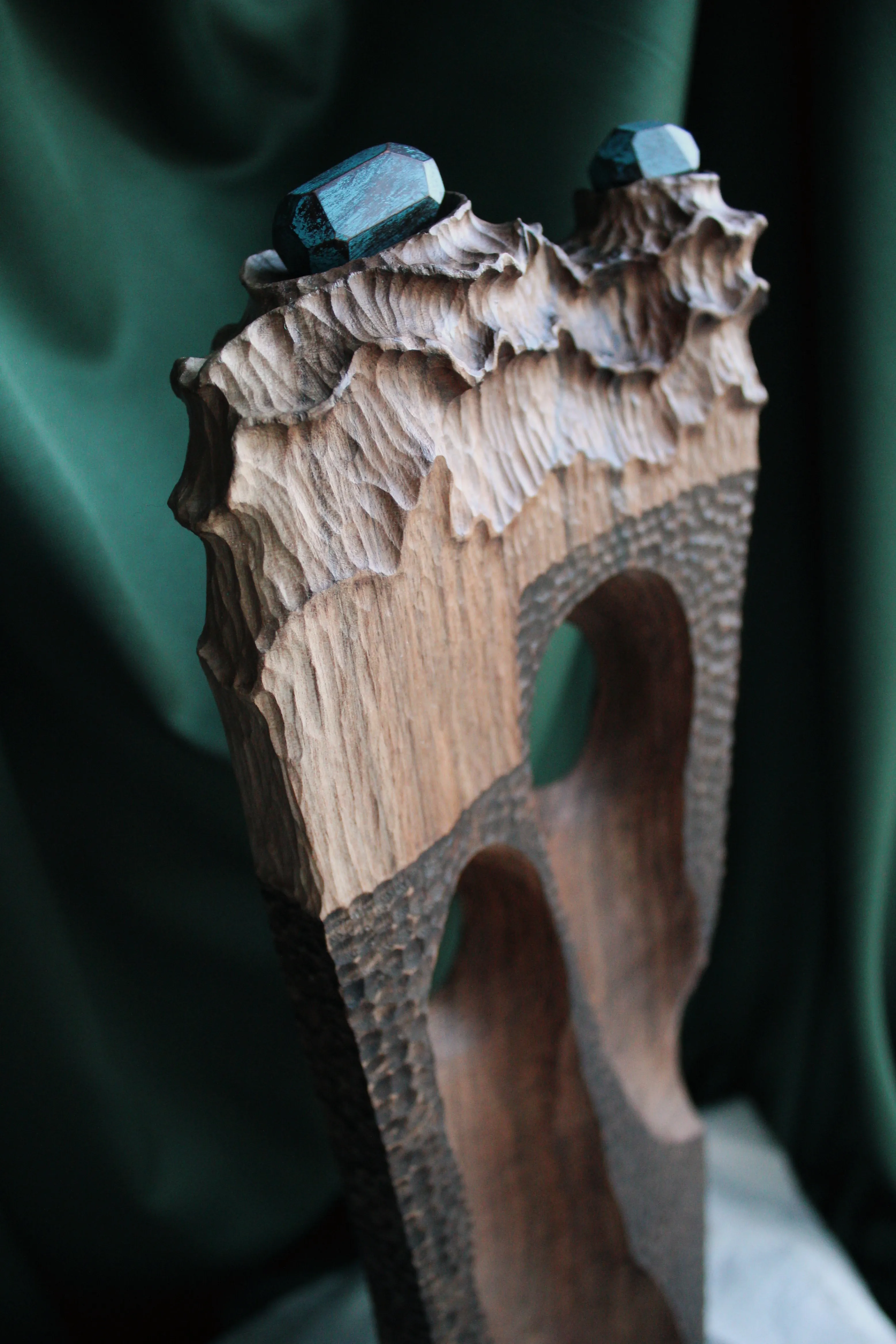 Зображення ""Шлях до дарів"" від Andrii Hunka, розмір: 40*14*9, матеріали: Дерево, акрил, натуральне масло, медіум: Скульптура, місто: Львів , ціна: $400 Фото 5 з 8.