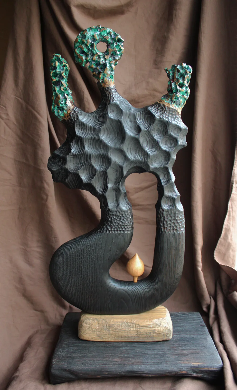 Зображення ""Embryo"" від Andrii Hunka, розмір: 61*26*8, матеріали: Акрилові форби, дерево, натуральне масло, медіум: Скульптура, місто: Львів