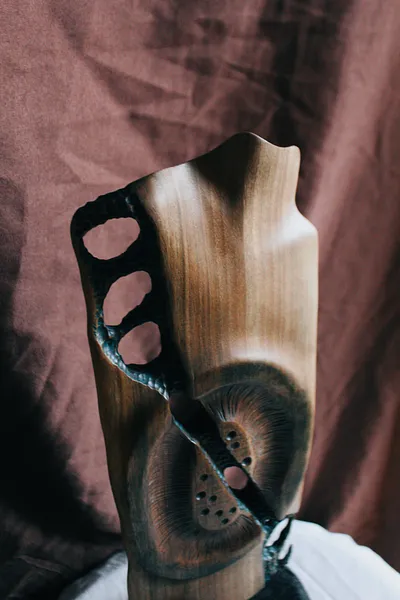 Зображення "Према" від Andrii Hunka, розмір: 39*14*10, матеріали: Дерево,акрил,натуральне масло, медіум: Скульптура, місто: Львів, серія: Mitosis, ціна: $400 Фото 5 з 5.