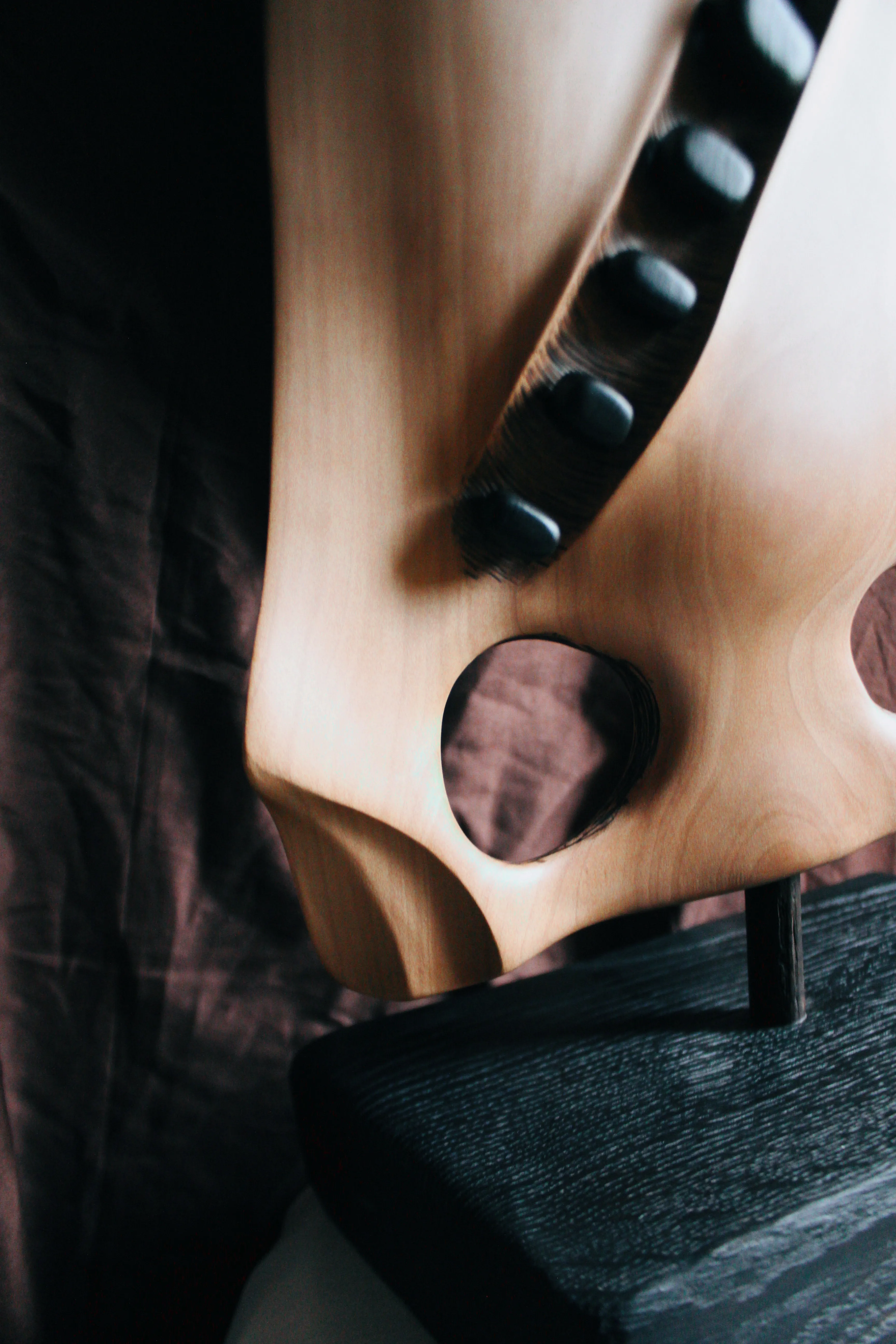 Зображення "Особистість" від Andrii Hunka, розмір: 56*39*17, матеріали: Дерево,натуральне масло, медіум: Скульптура, місто: Львів, серія: Annihilation, ціна: $550 Фото 2 з 6.