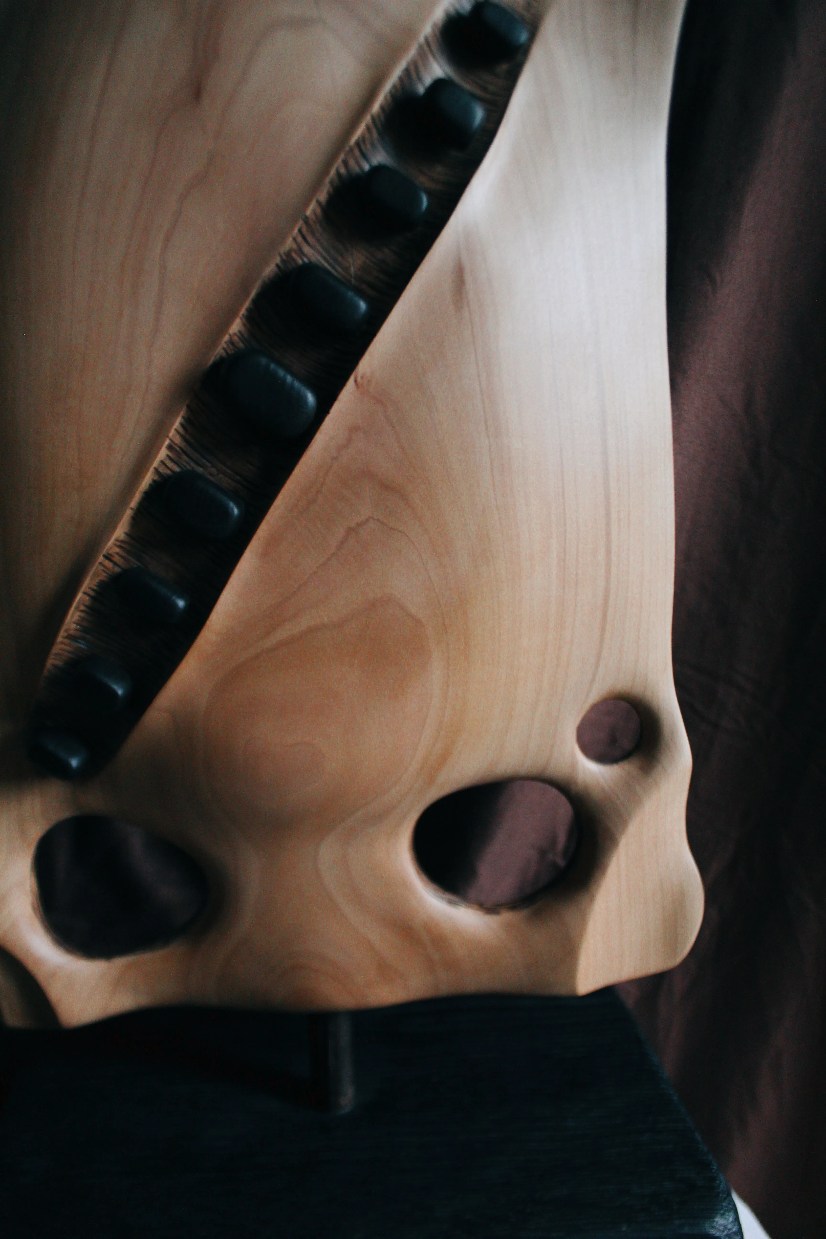 Зображення "Особистість" від Andrii Hunka, розмір: 56*39*17, матеріали: Дерево,натуральне масло, медіум: Скульптура, місто: Львів, серія: Annihilation, ціна: $550 Фото 3 з 6.