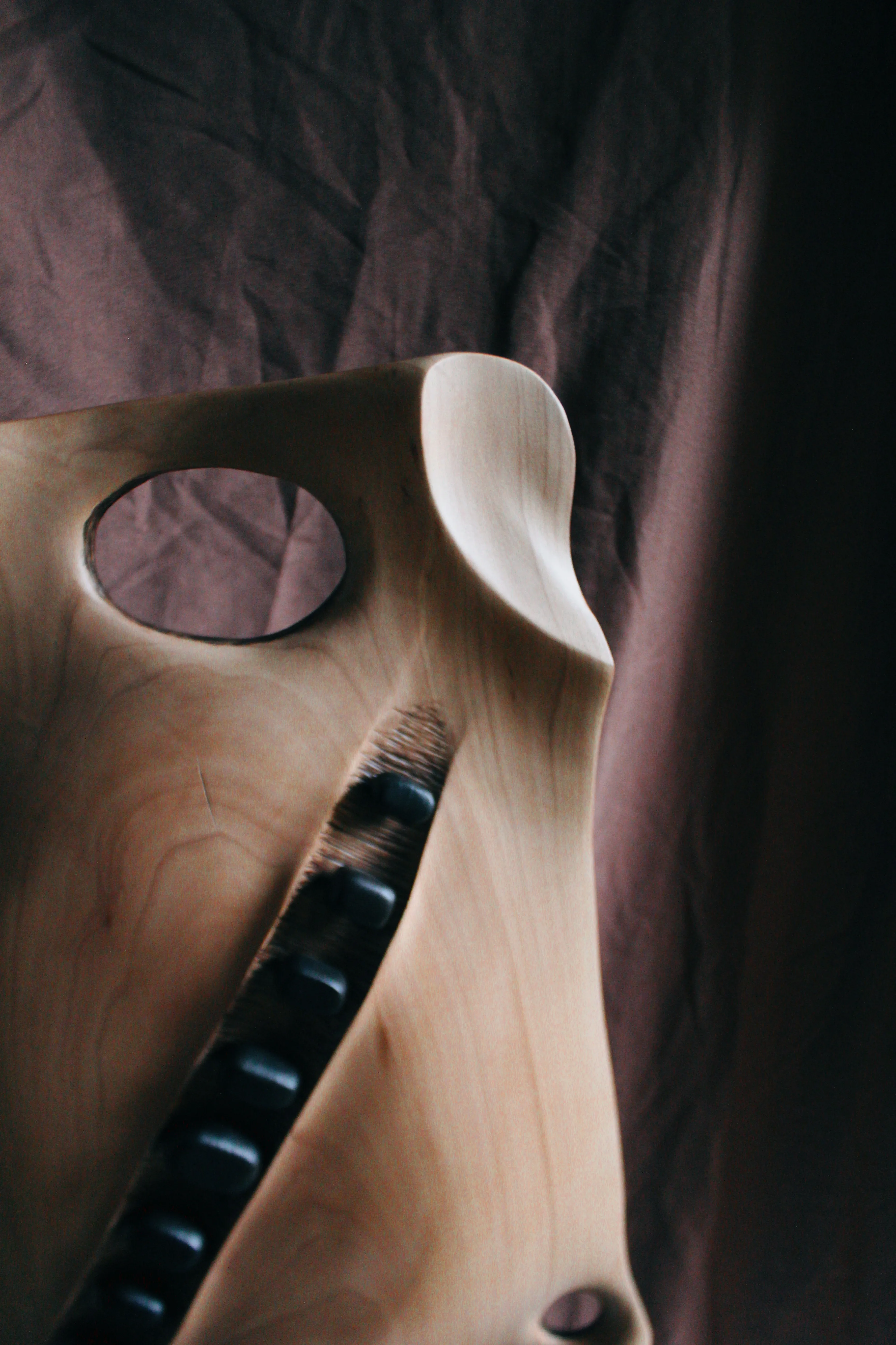 Зображення "Особистість" від Andrii Hunka, розмір: 56*39*17, матеріали: Дерево,натуральне масло, медіум: Скульптура, місто: Львів, серія: Annihilation, ціна: $550 Фото 6 з 6.