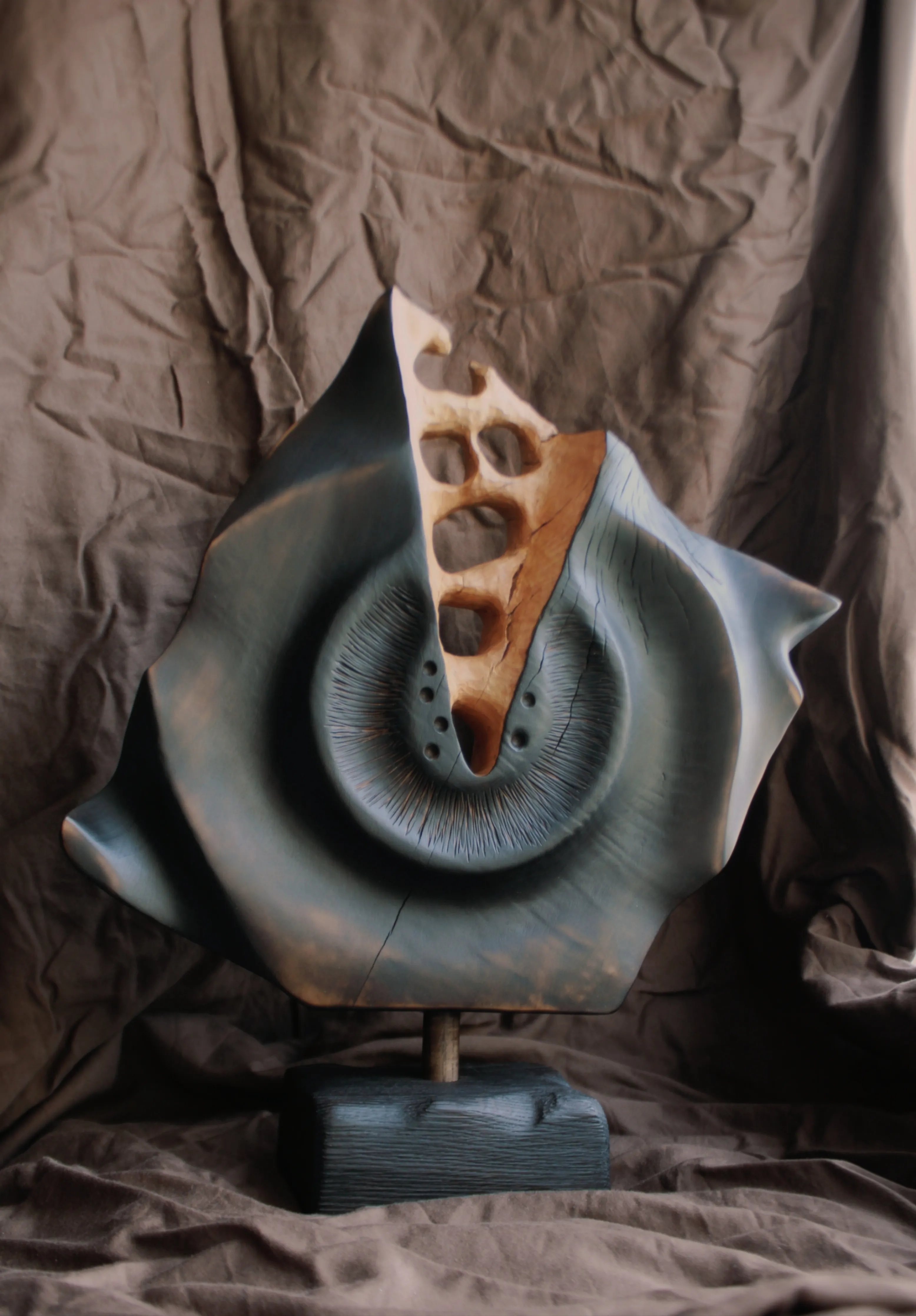 Зображення "Народження ядра " від Andrii Hunka, розмір: 44*18*10, матеріали: Дерево, натуральне масло, медіум: Скульптура, місто: Львів , серія: Mitosis, ціна: $400 Фото 1 з 12.