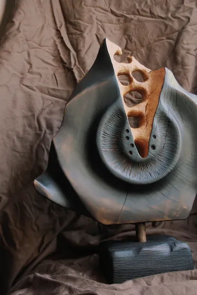 Зображення "Народження ядра " від Andrii Hunka, розмір: 44*18*10, матеріали: Дерево, натуральне масло, медіум: Скульптура, місто: Львів , серія: Mitosis, ціна: $400 Фото 4 з 12.