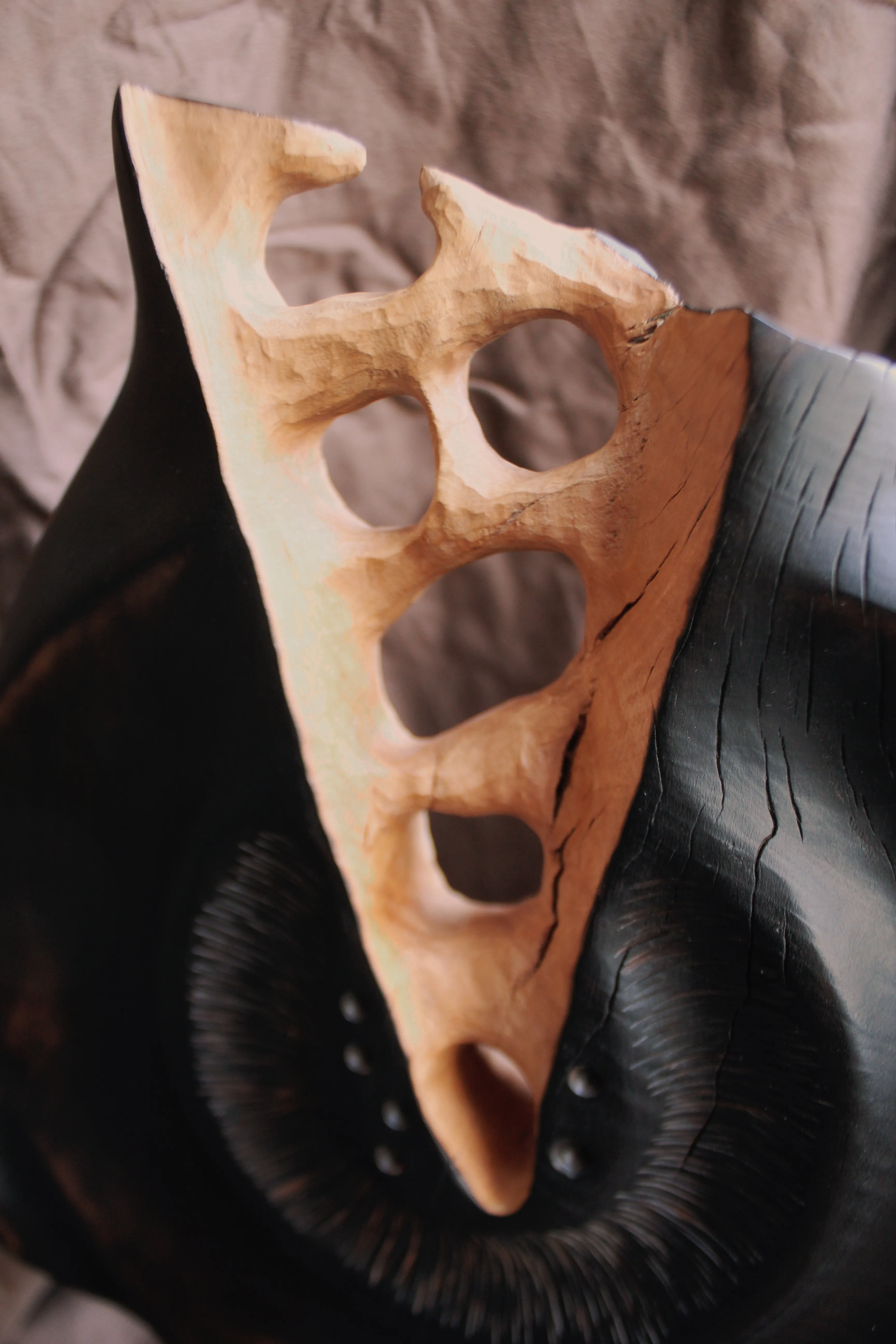 Зображення "Народження ядра " від Andrii Hunka, розмір: 44*18*10, матеріали: Дерево, натуральне масло, медіум: Скульптура, місто: Львів , серія: Mitosis, ціна: $400 Фото 5 з 12.