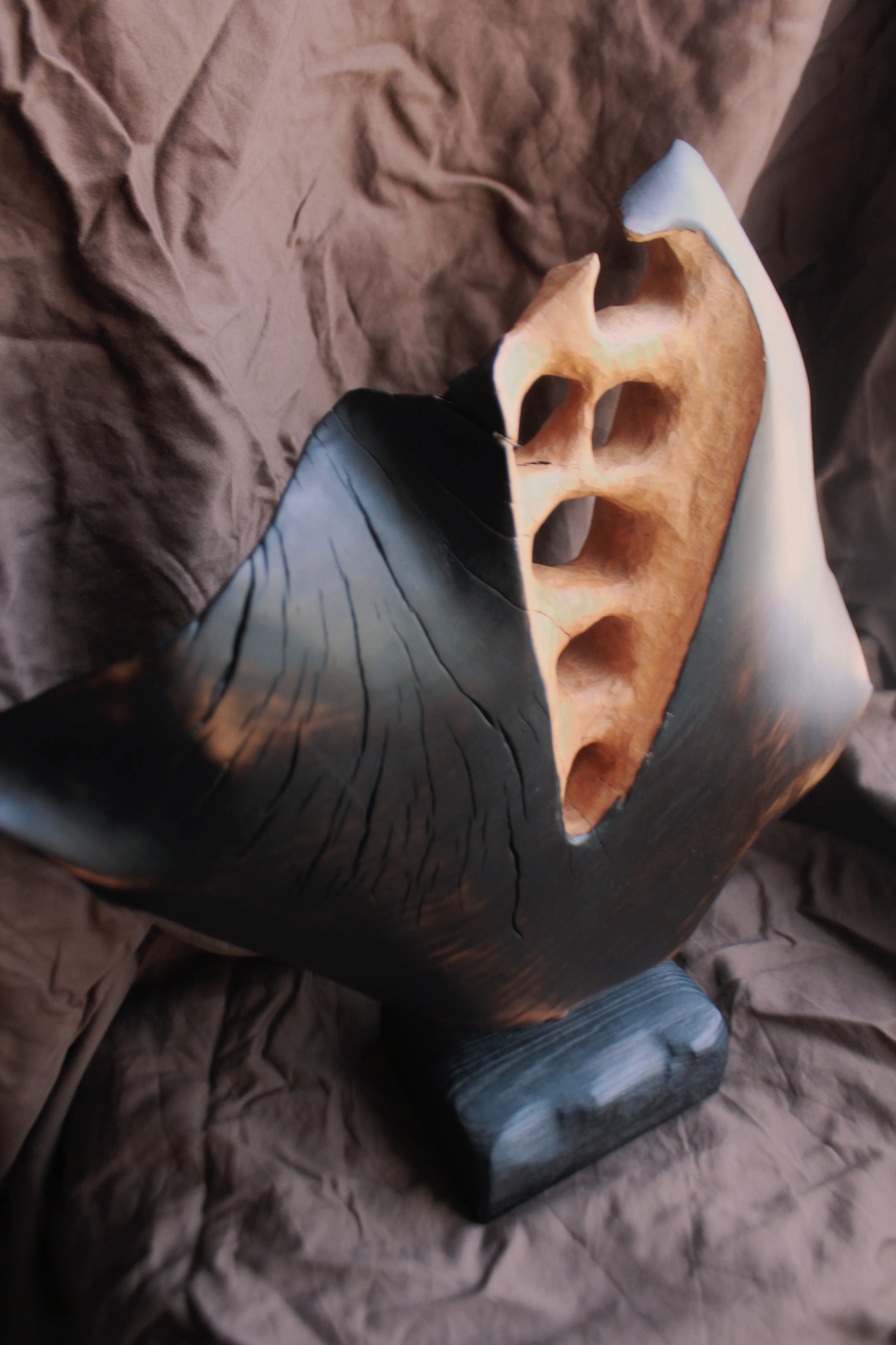 Зображення "Народження ядра " від Andrii Hunka, розмір: 44*18*10, матеріали: Дерево, натуральне масло, медіум: Скульптура, місто: Львів , серія: Mitosis, ціна: $400 Фото 8 з 12.