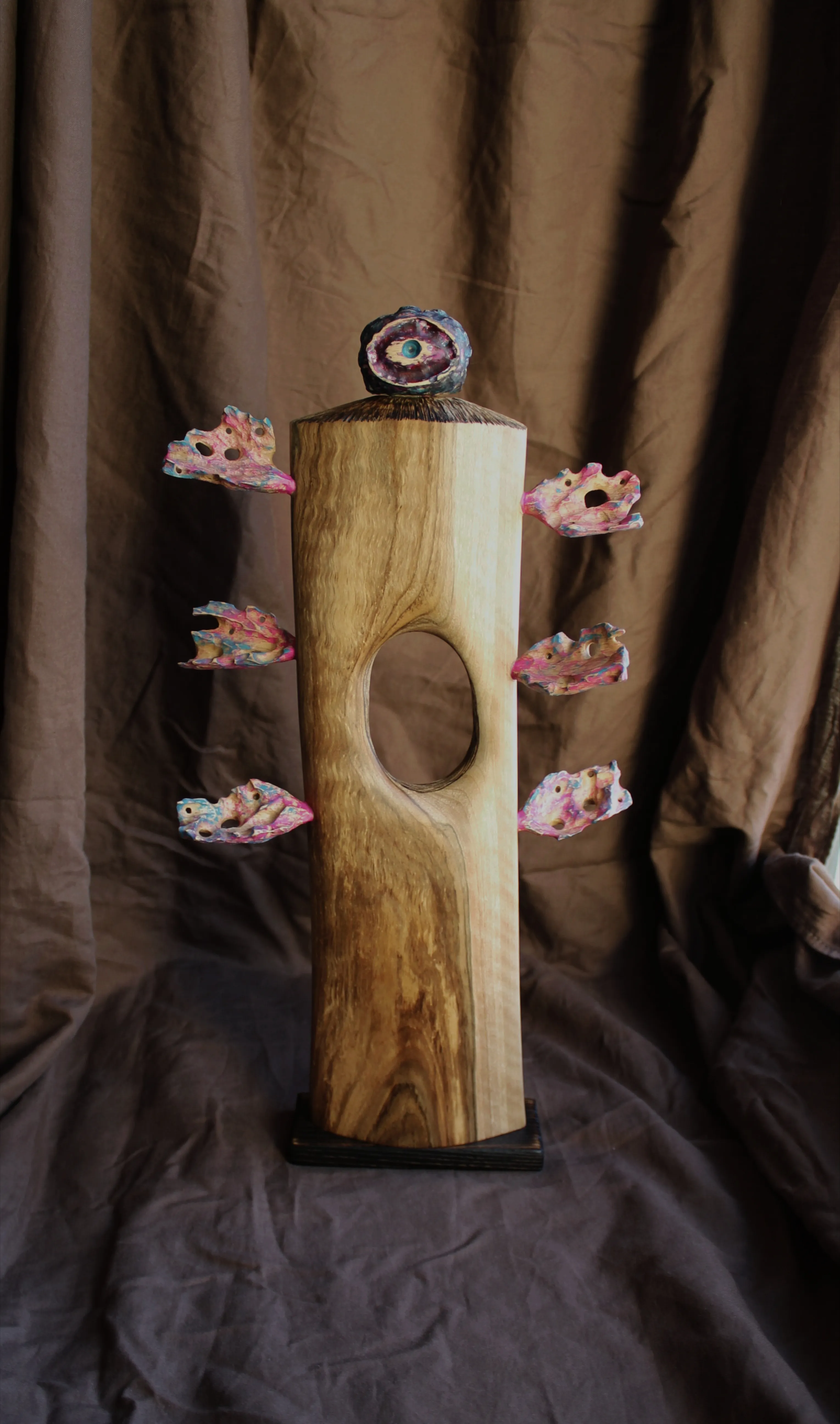 Зображення "Свідок весни" від Andrii Hunka, розмір: 38*20*5, матеріали: Дерево, акрил, натуральне масло, медіум: Скульптура, місто: Львів , ціна: $300 Фото 1 з 10.