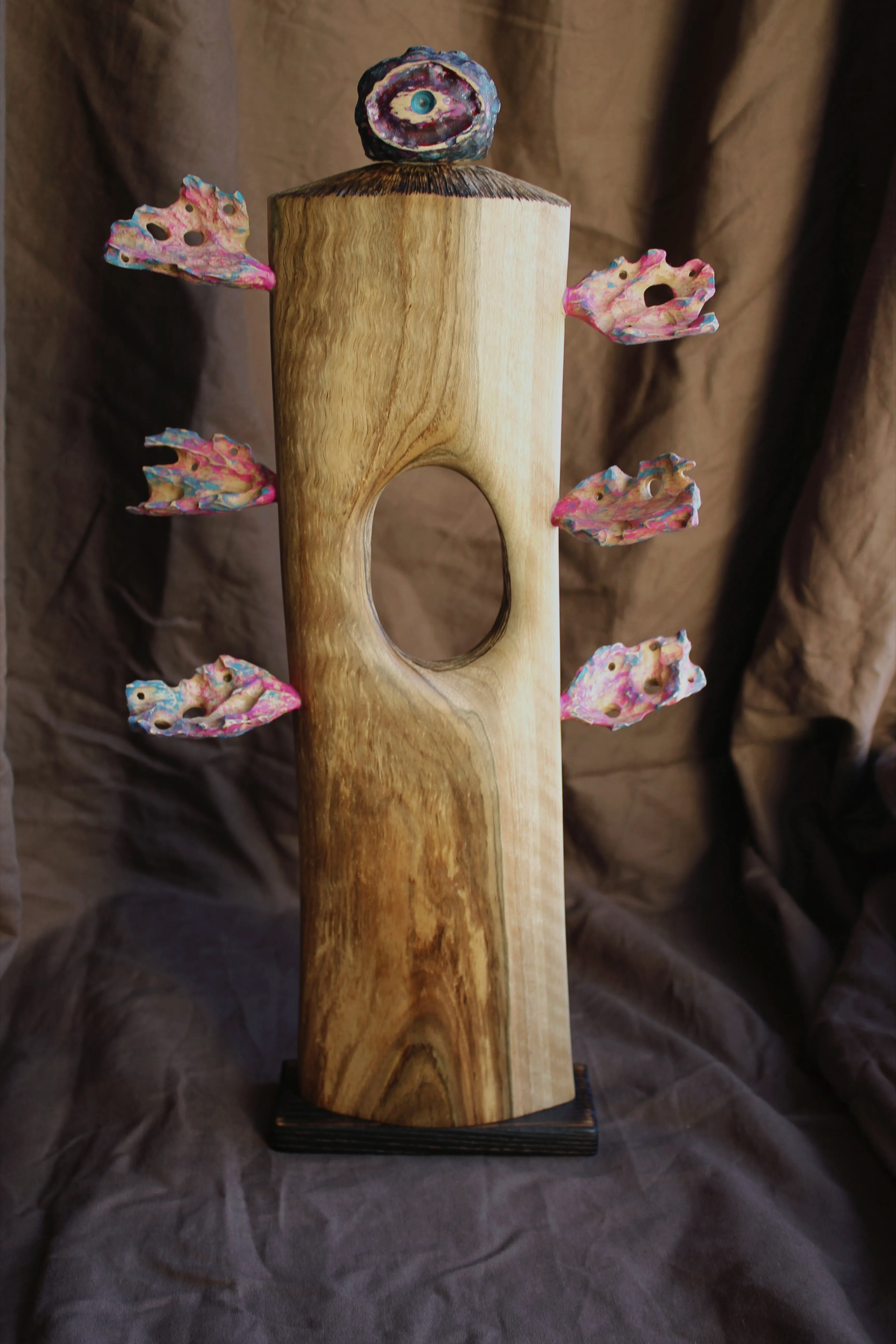 Зображення "Свідок весни" від Andrii Hunka, розмір: 38*20*5, матеріали: Дерево, акрил, натуральне масло, медіум: Скульптура, місто: Львів , ціна: $300 Фото 2 з 10.