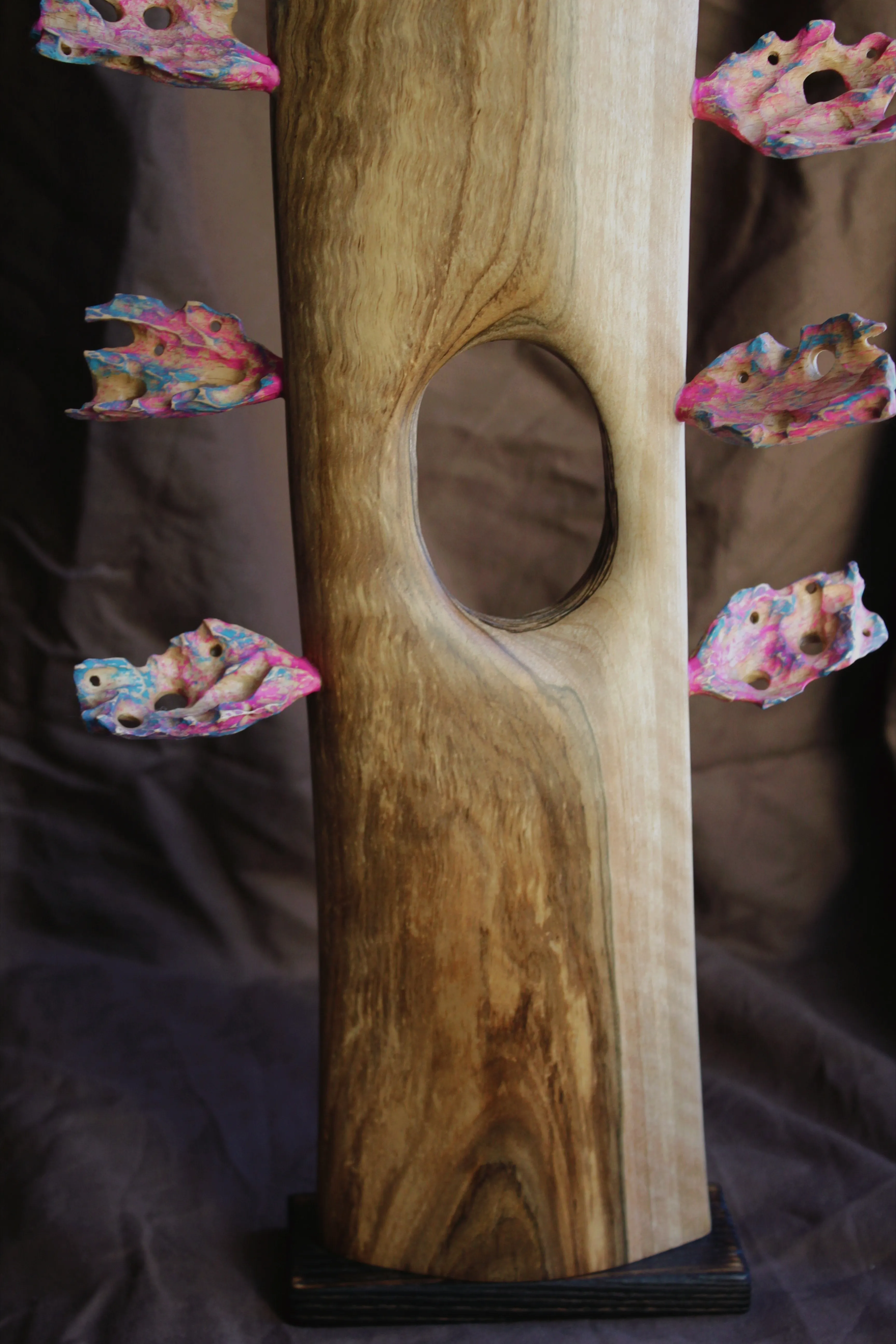 Зображення "Свідок весни" від Andrii Hunka, розмір: 38*20*5, матеріали: Дерево, акрил, натуральне масло, медіум: Скульптура, місто: Львів , ціна: $300 Фото 3 з 10.