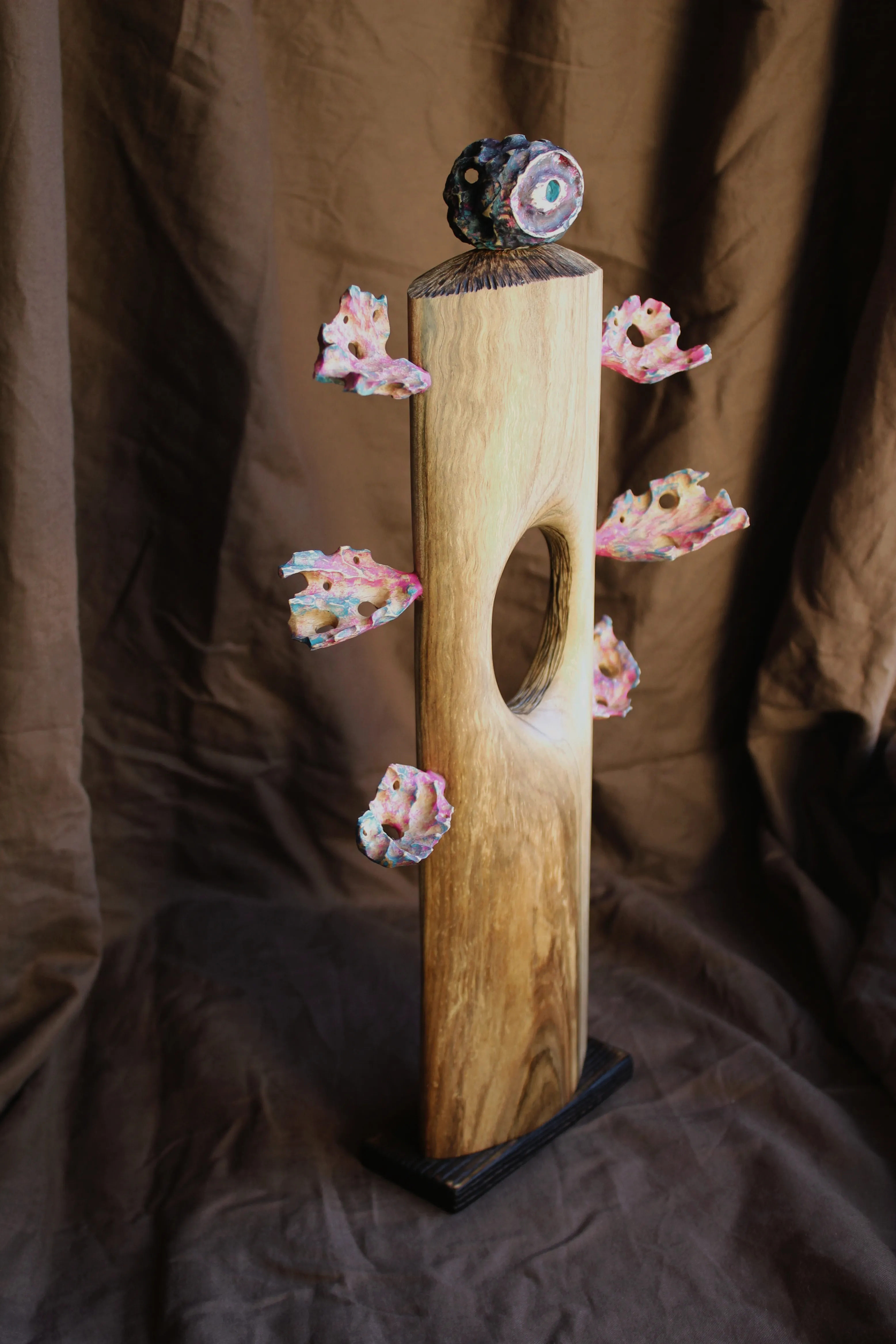 Зображення "Свідок весни" від Andrii Hunka, розмір: 38*20*5, матеріали: Дерево, акрил, натуральне масло, медіум: Скульптура, місто: Львів , ціна: $300 Фото 7 з 10.