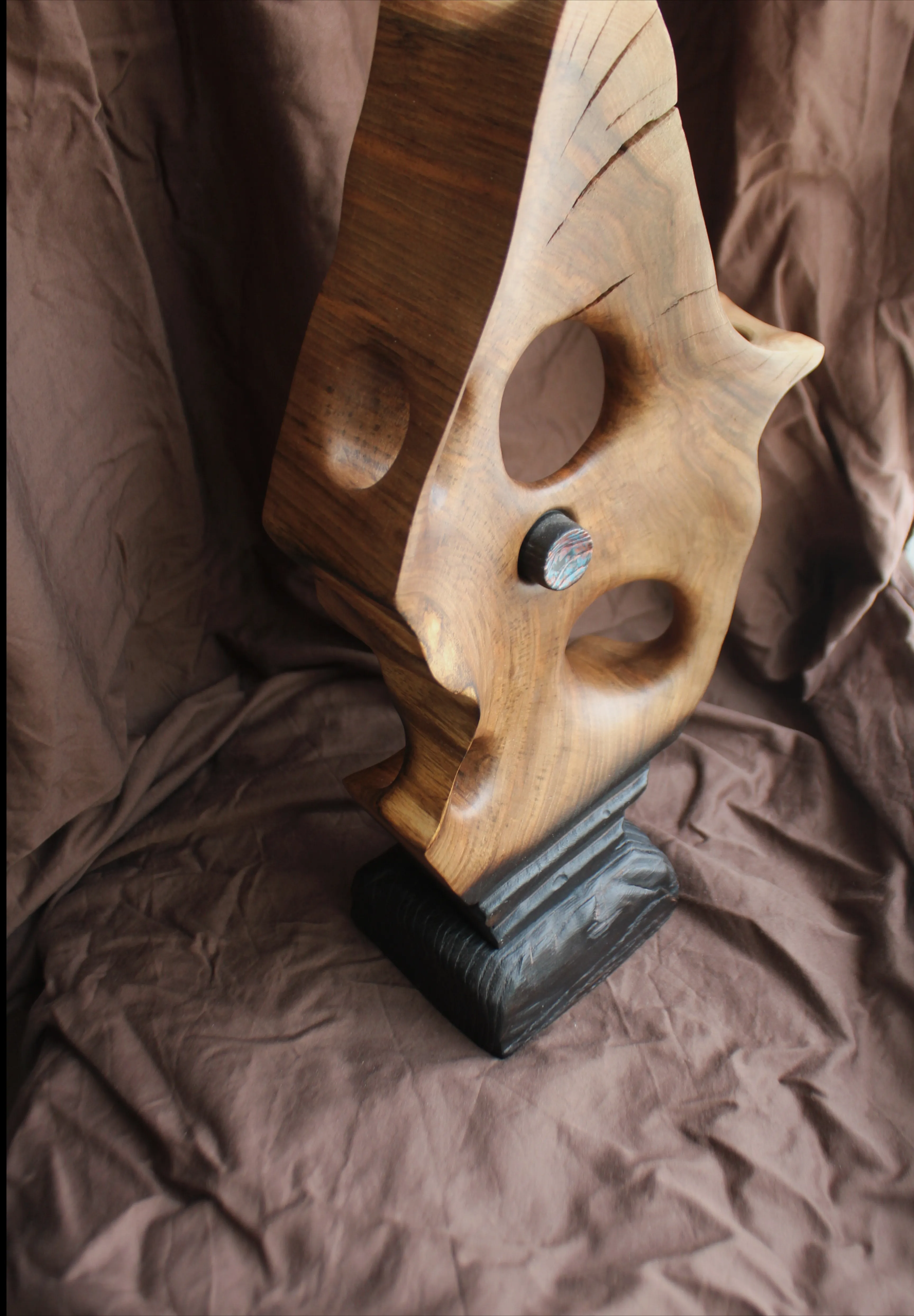 Зображення "Стержень" від Andrii Hunka, розмір: 44*21*11, матеріали: Дерево, натуральне масло,акрил, медіум: Скульптура, місто: Львів , серія: Annihilation, ціна: $250 Фото 9 з 11.