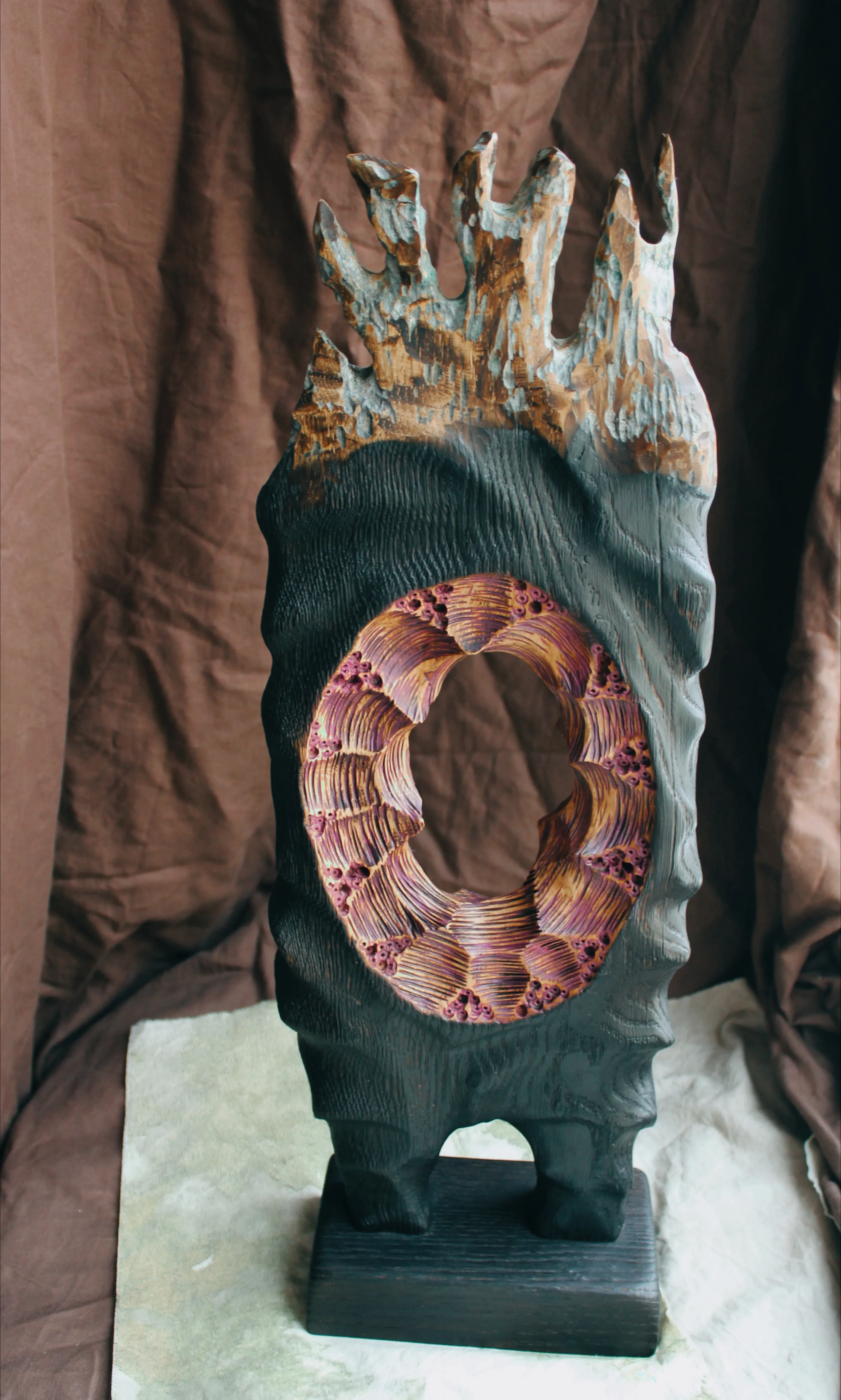 Зображення "Кротрва нора" від Andrii Hunka, розмір: 48*18*9 см., матеріали: Дерево, акрил, натуральне масло, місто: Львів , ціна: $460 Фото 1 з 6.