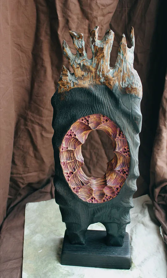 Зображення "Кротрва нора" від Andrii Hunka, розмір: 48*18*9 см., матеріали: Дерево, акрил, натуральне масло, місто: Львів , ціна: $460