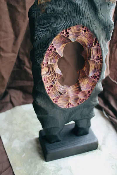 Зображення "Кротрва нора" від Andrii Hunka, розмір: 48*18*9 см., матеріали: Дерево, акрил, натуральне масло, місто: Львів , ціна: $460 Фото 3 з 6.